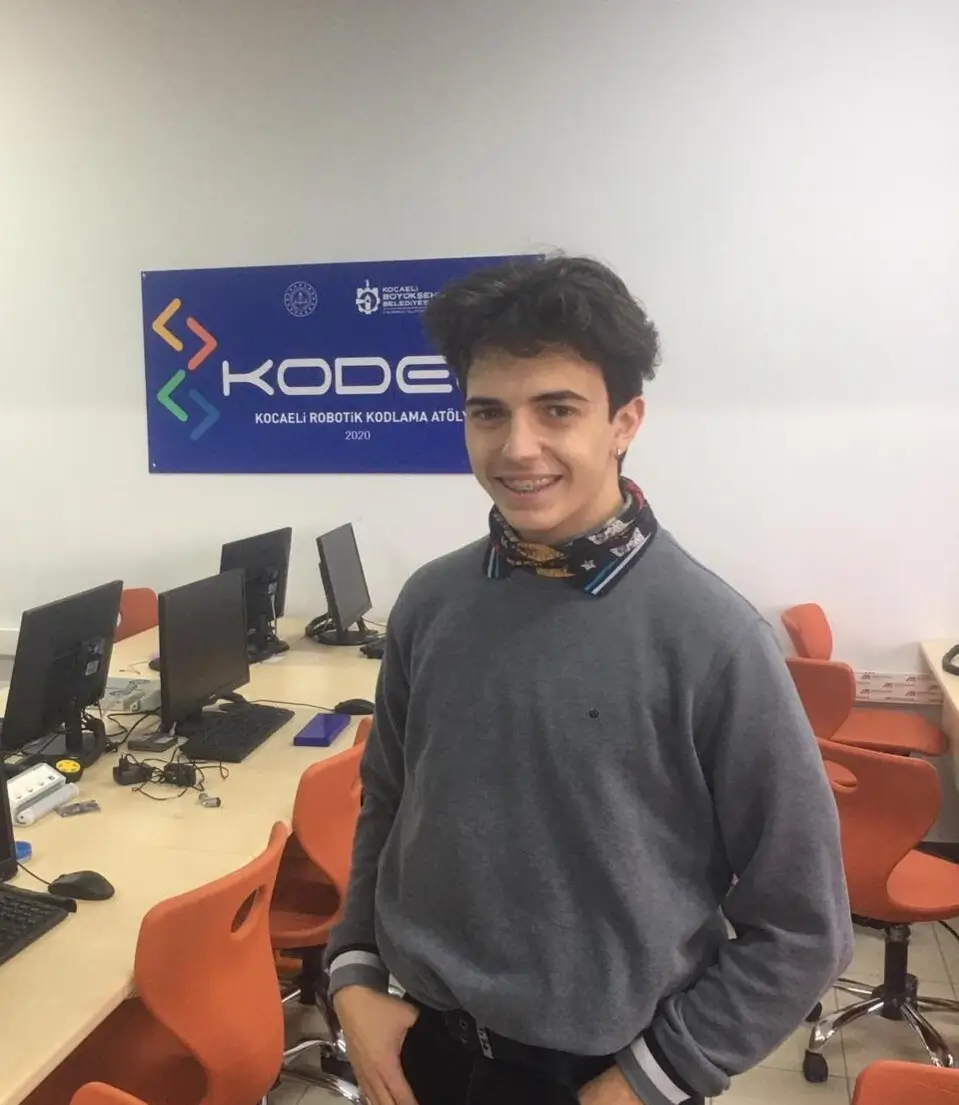 Kodlama eğitimi alan Onur B.
